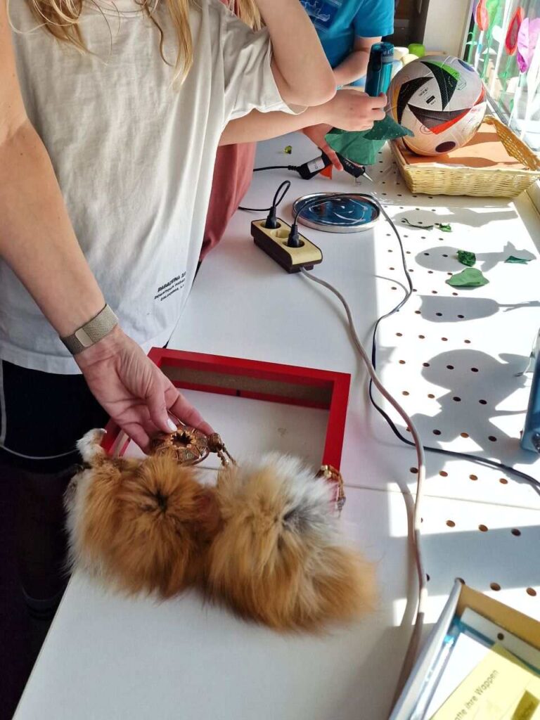 Basteln mit einer Fuchspelz.