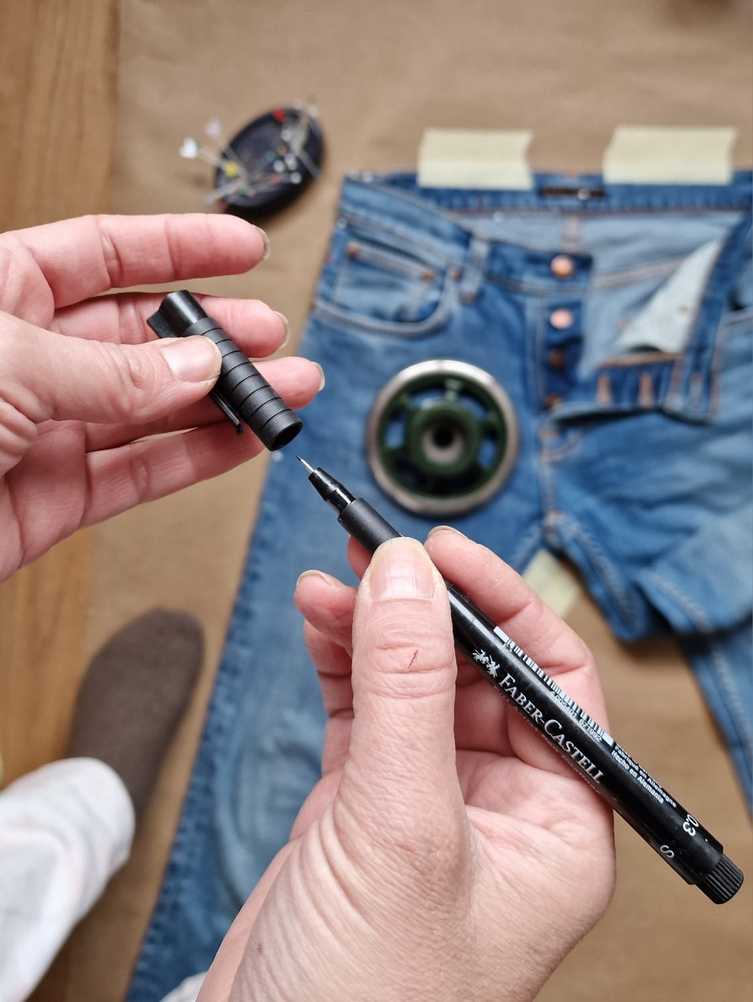 Schneiderin bei der Arbeit