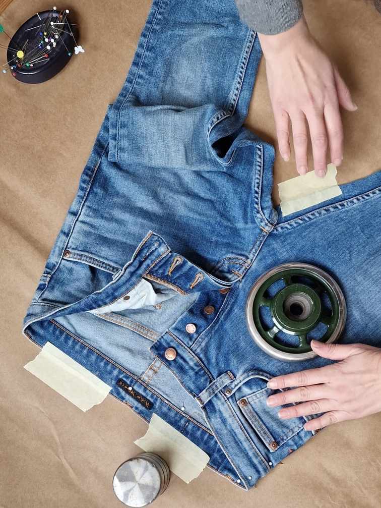 Hände, Jeans, Gewicht